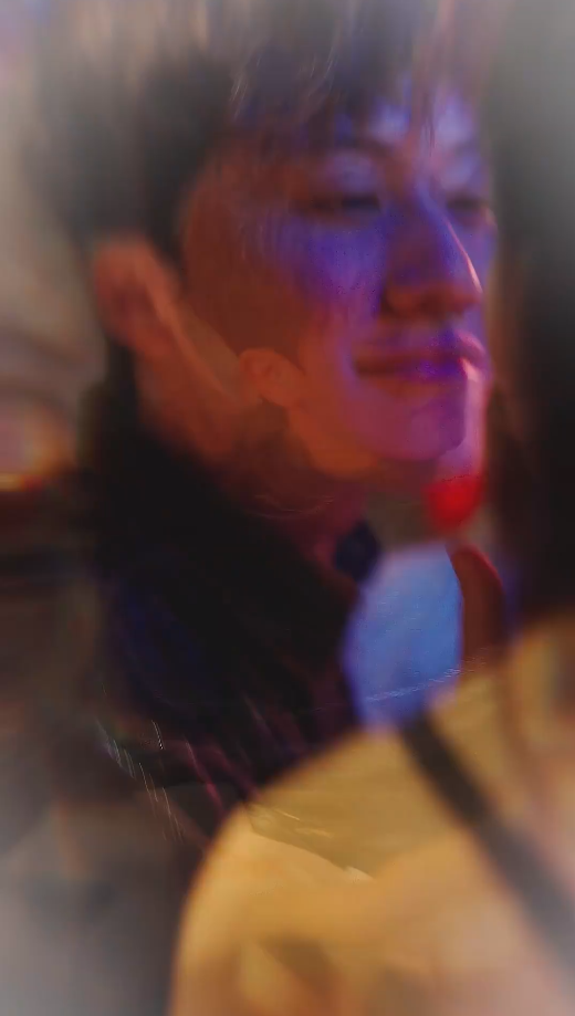 我和首富交换了人生海报