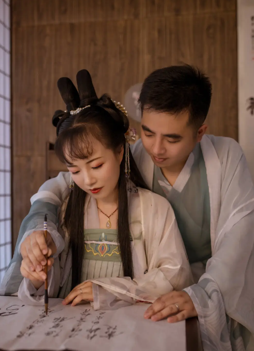 金风玉露一相逢海报